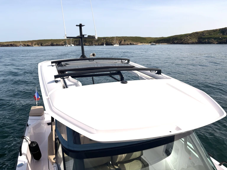Hire a Axopar 29 Étel
