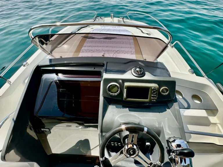 Yacht hire La Seyne-sur-Mer cheap Flyer 6 SUNdeck