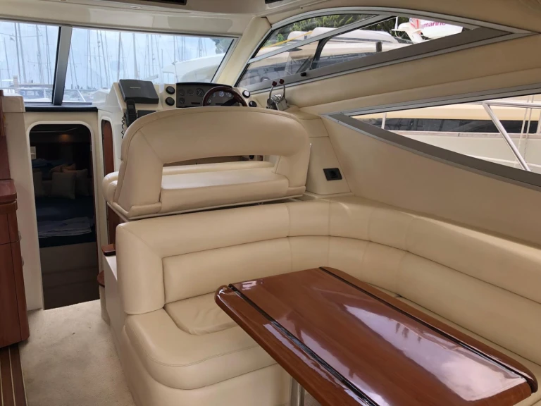 Luxury Yacht to hire Pefkohori at the best price