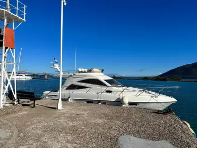 Sealine Sealine F 34 charter bareboat or skippered in  Pefkohori
