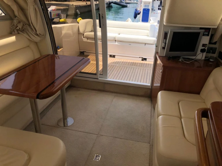 Yacht charter Pefkohori - Sealine Sealine F 34 on SamBoat