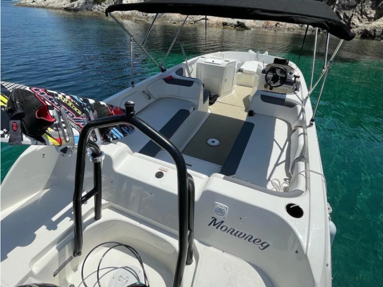 Hire Motorboat with or without skipper Bayliner Hyères
