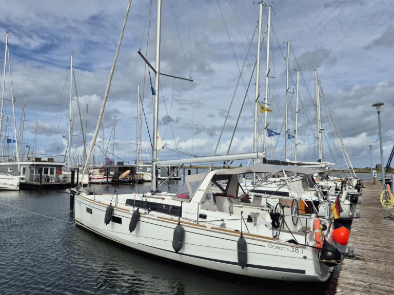Hire a Bénéteau Oceanis 38.1 Heiligenhafen