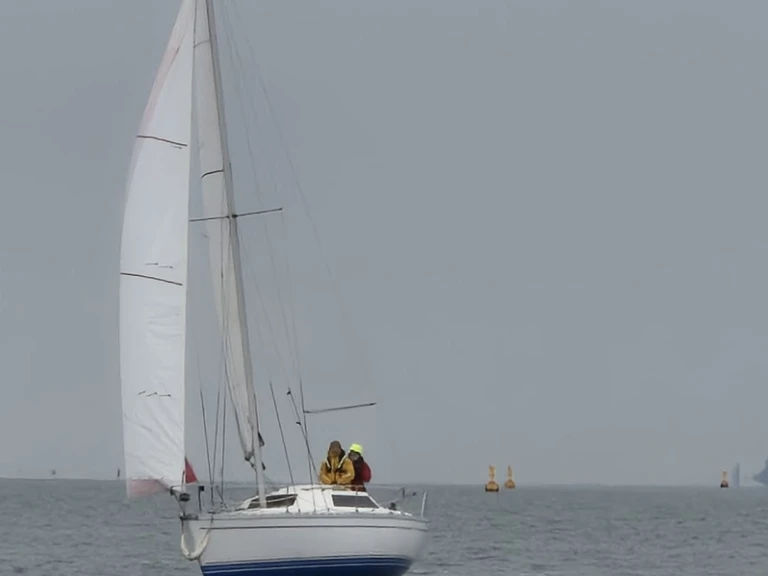 Hire Sailboat with or without skipper Jeanneau Brest