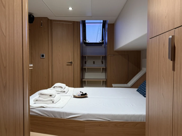 Yacht hire Néa Péramos cheap Bali 4.8 (5+1 cab)