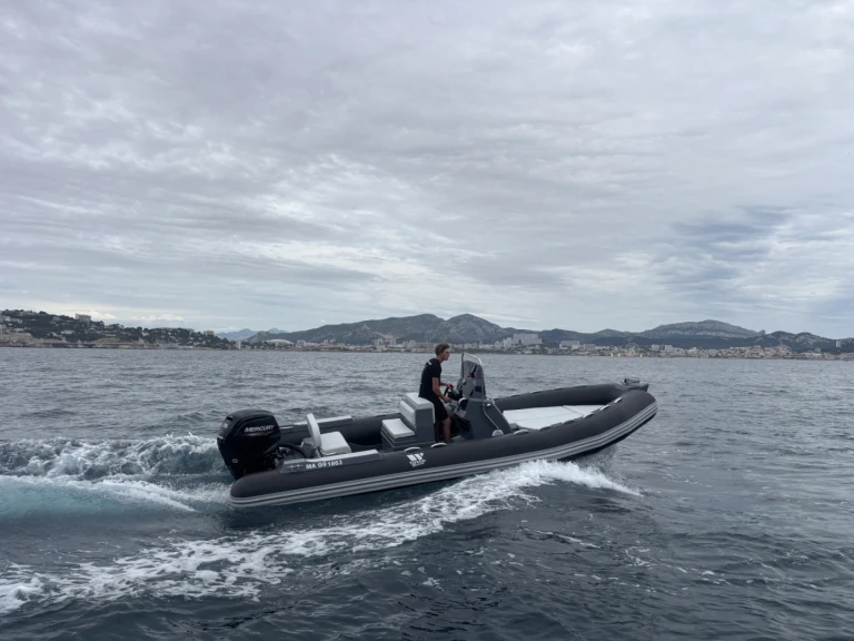 Yacht hire Marseille cheap Tiger Marine 650