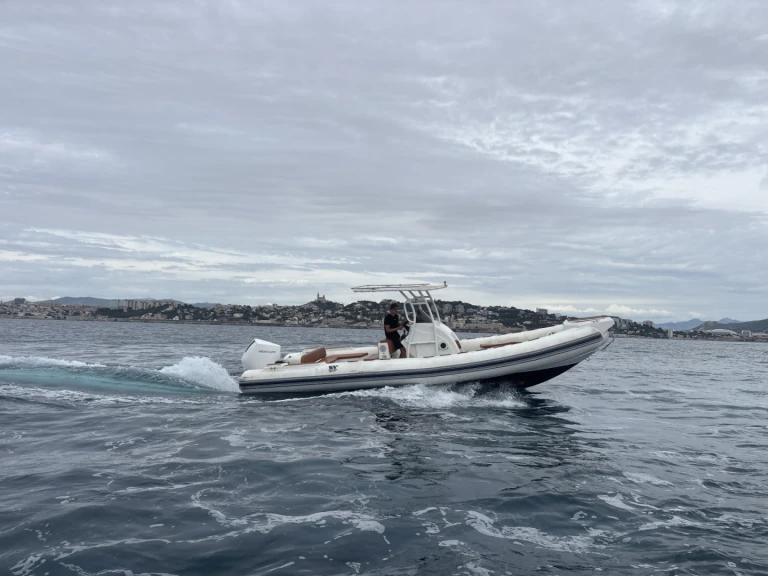 Hire RIB Tiger with a boat licence