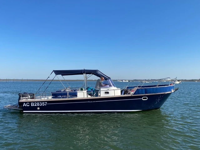 Yacht hire Arcachon cheap Beacher V8