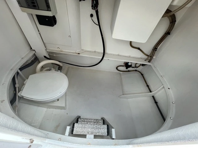 Hire Motorboat Beacher with a boat licence