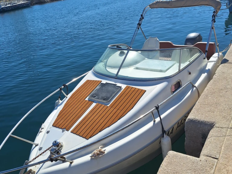 Yacht hire Marseille cheap Oyster 20