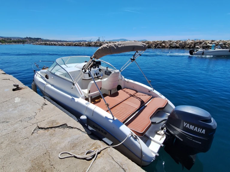 Charter a Sessa Marine Oyster 20 in Marseille on Samboat