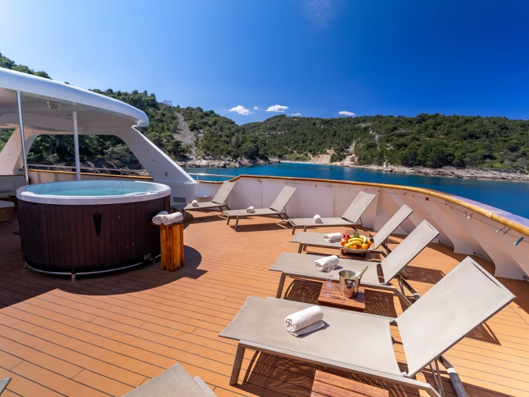 Hire Luxury Yacht with or without skipper Custom Made Split