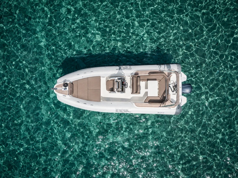 Hire RIB Bsc with a boat licence