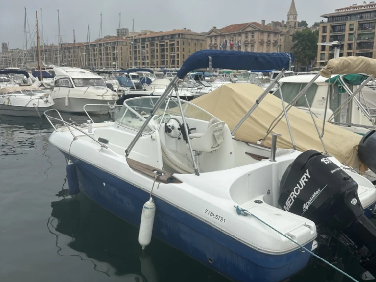 Motorboat hire in Marseille - Jeanneau CAP CAMARAT 6,5 CC Style