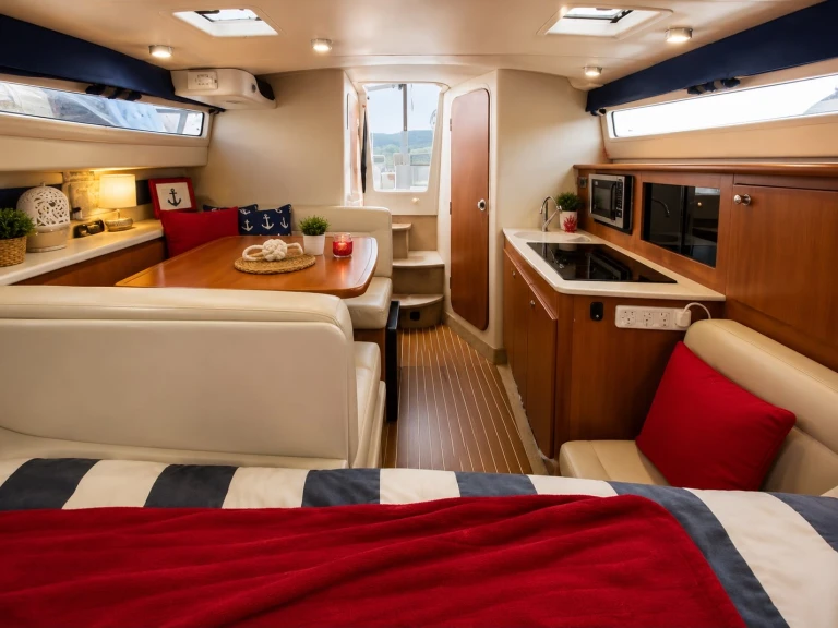 Yacht hire Cannes cheap Bayliner 285 Cruiser
