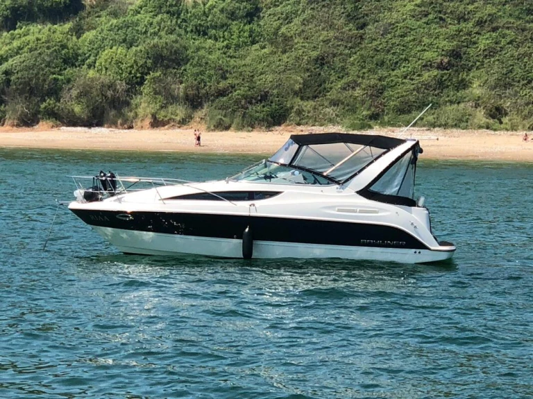 Motorboat hire in Cannes - Bayliner Bayliner 285 Cruiser