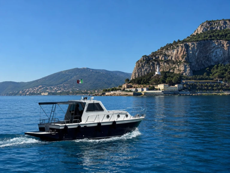 Hire a aztec Crestline Cefalù