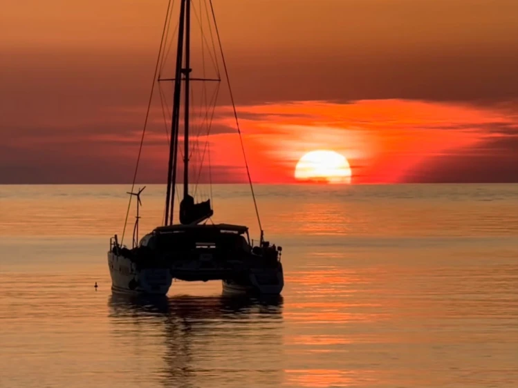 Yacht hire Cefalù cheap Crestline