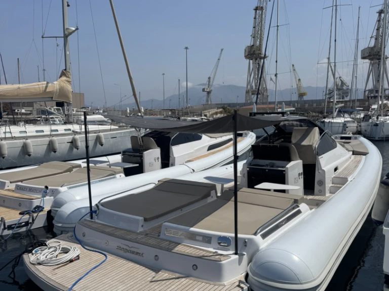 Hire RIB Magazzu with a boat licence