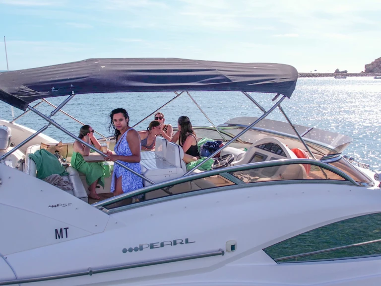 Hire a Pearl fly bridge 55 Vilamoura