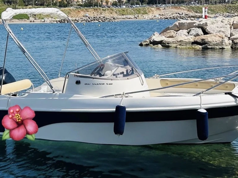 Charter a Poseidon Blu water 540 in Six-Fours-les-Plages on Samboat