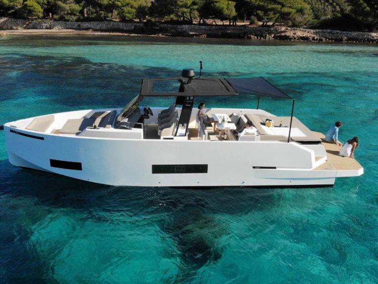 Charter a DE ANTONIO Yachts D42 Open  in Palma de Mallorca on Samboat