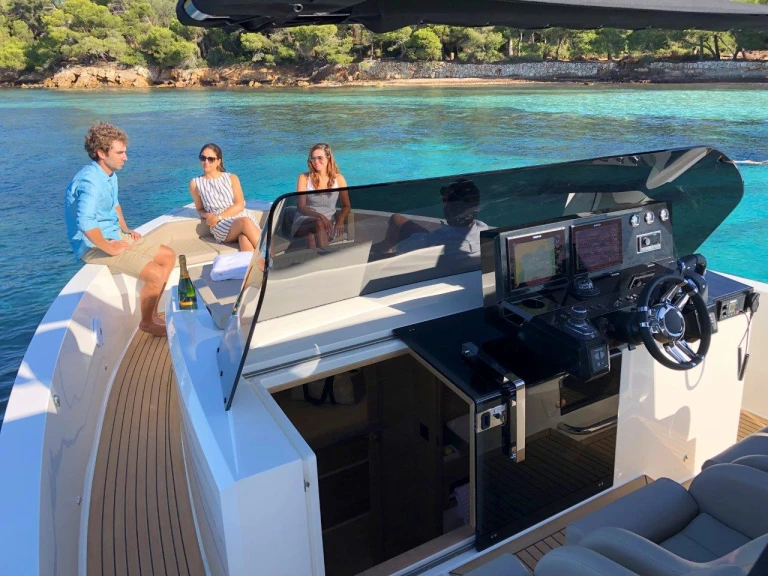 Charter a DE ANTONIO Yachts D42 Open  in Palma de Mallorca on Samboat