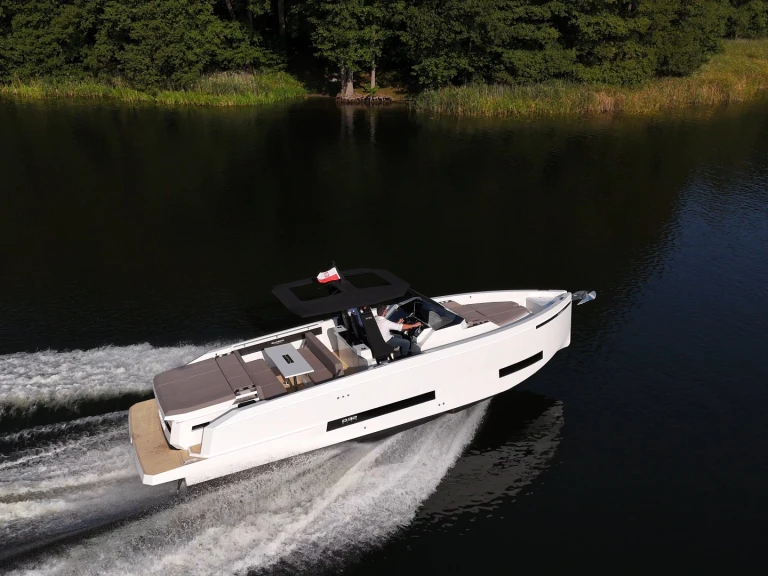 Charter a DE ANTONIO Yachts D32 Open  in Palma de Mallorca on Samboat