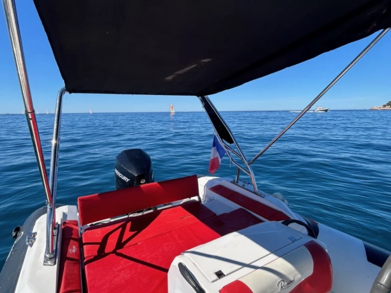 Charter a Ranieri Cayman 23 Sport Touring in Bandol on Samboat