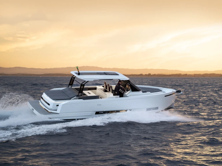 Motorboat to hire Herceg Novi at the best price