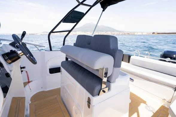 Motorboat to hire Porto Rotondo at the best price