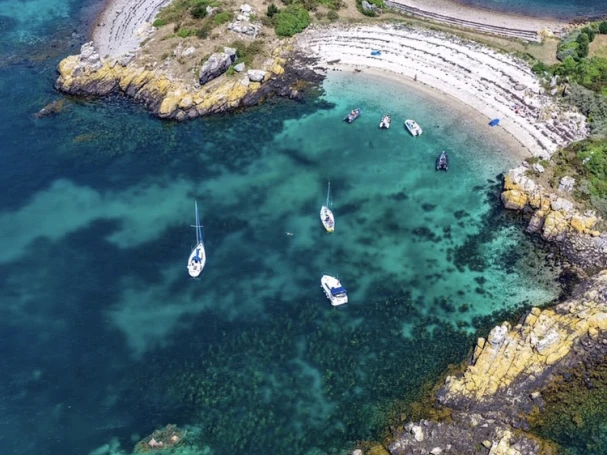 Zodiac Pro 9 Man charter bareboat or skippered in  Ploubazlanec