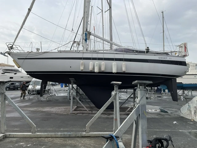 Sailboat to hire La Trinité-sur-Mer at the best price