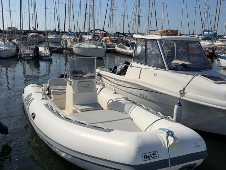 Yacht charter Cagliari - Bwa Bwa 550 on SamBoat