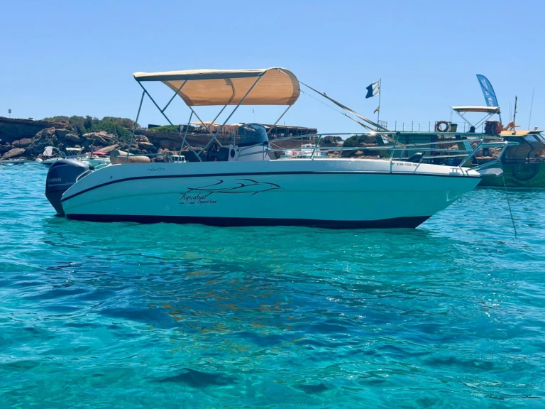 Hire Motorboat Aquabat with a boat licence