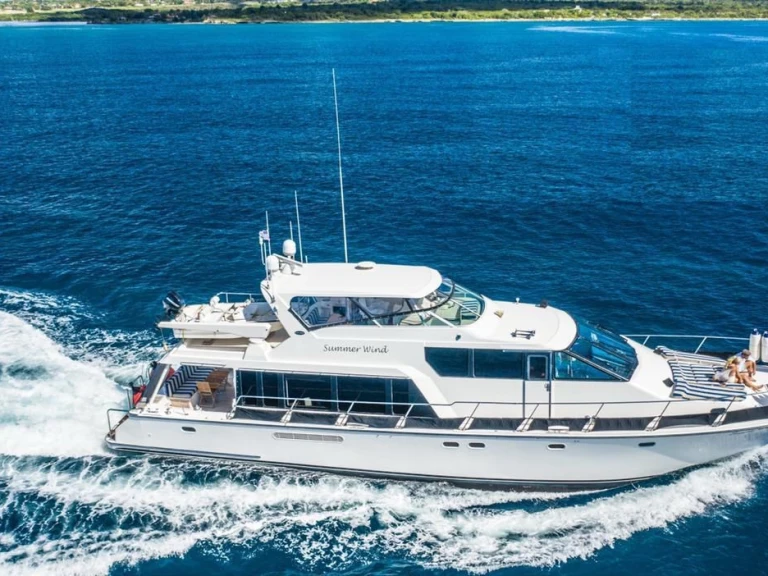 Hire Luxury Yacht with or without skipper Custom La Romana