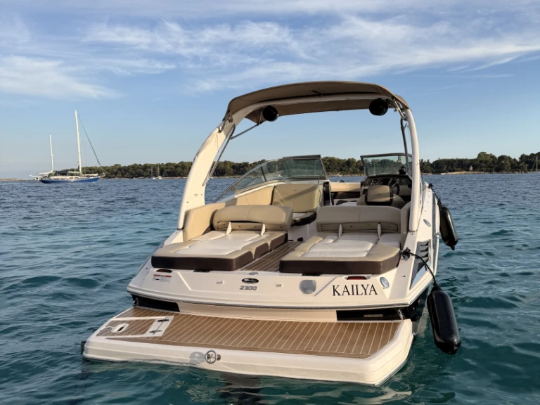 Hire Motorboat Régal with a boat licence