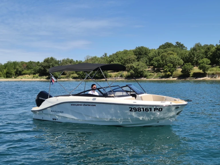 Motorboat to hire Poreč at the best price