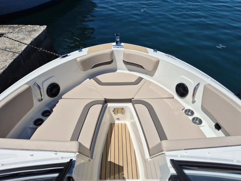 Bayliner VR6 OB charter bareboat or skippered in  Poreč