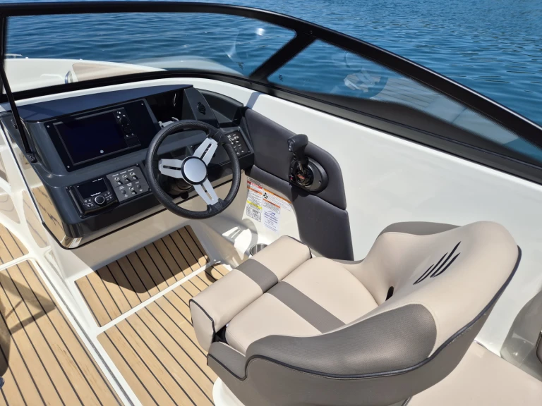 Yacht charter Poreč - Bayliner VR6 OB on SamBoat