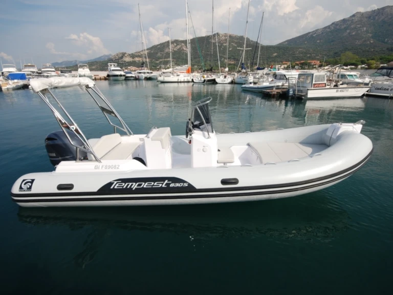 Yacht hire Le Lavandou cheap Tempest 630