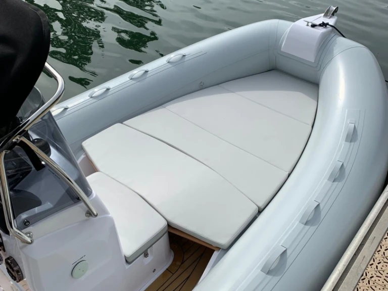 Charter a Capelli Tempest 630 in Le Lavandou on Samboat
