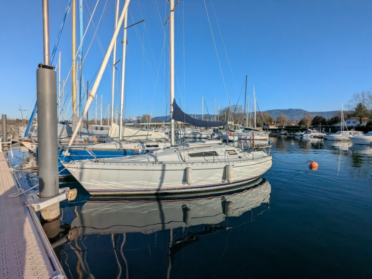 Hire Sailboat with or without skipper Bénéteau Sciez
