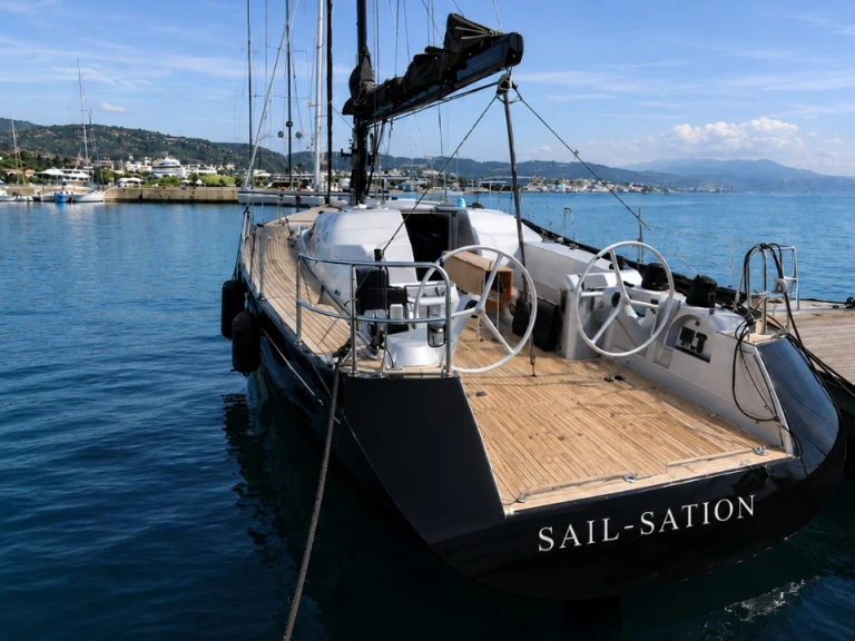 Hire Sailboat Sparkman-Stephens with a boat licence