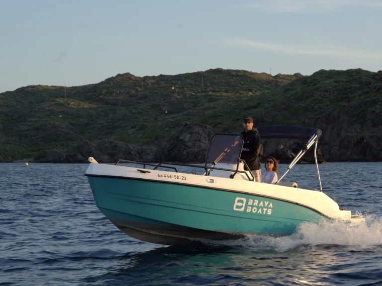 Hire a BravaBoats BF 470 Roses