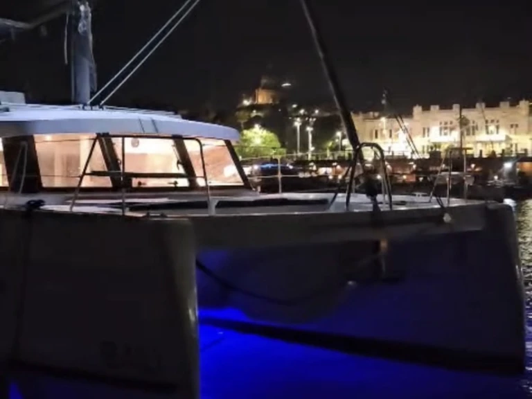 Yacht hire Rimini cheap Bali Catspace MY