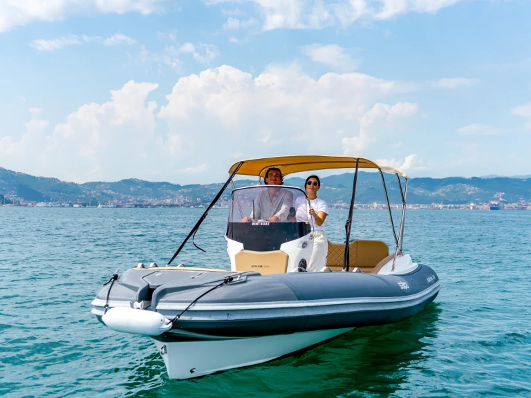 Charter a Salpa Salpa Soleil 20 in La Spezia on Samboat