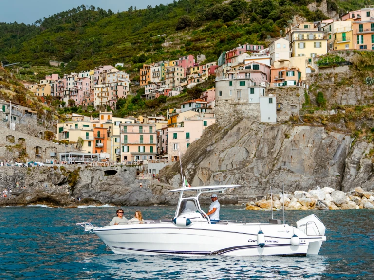 Hire Motorboat Jeanneau with a boat licence