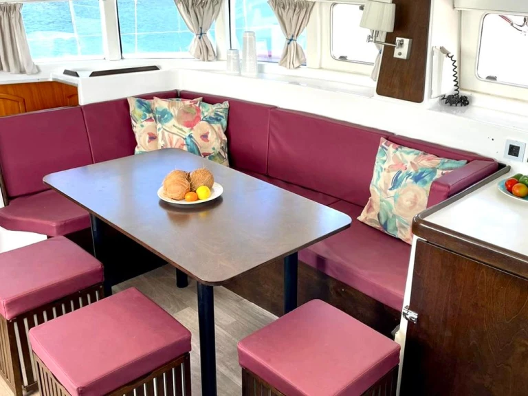 Catamaran hire in Es Jondal - Lagoon Lagoon 38