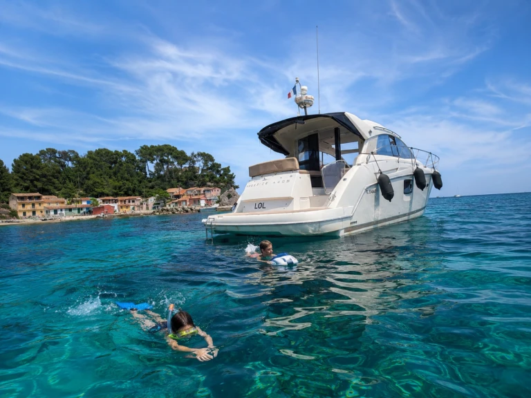 Luxury Yacht to hire Toulon at the best price